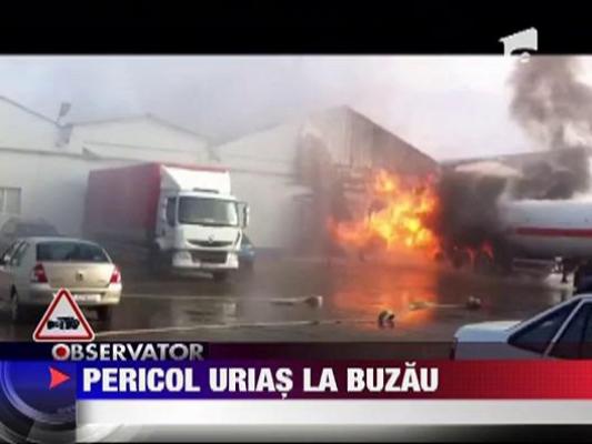 Pericol de explozie la Buzau: o cisterna GPL este in flacari