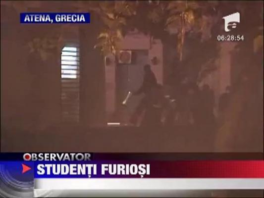 Studenti furiosi pe strazile Atenei