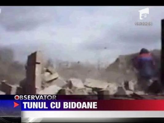 Tunul cu bidoane de apa, noua arma impotriva teroristilor