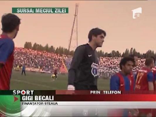 Gigi Becali rade si acum de Elton