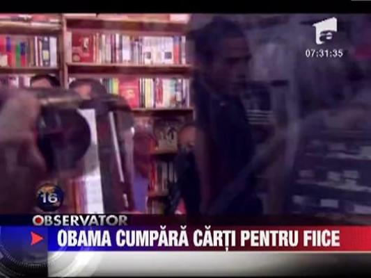 Presedintele Barack Obama si-a dus fetele la librarie