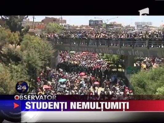 Mii de studenti bolivieni au marsaluit pe strazile capitalei La Paz