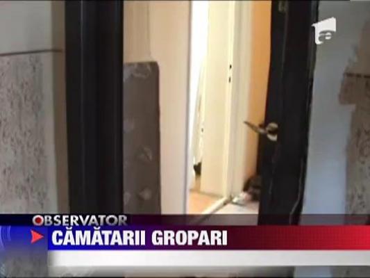 Interlopii din Mehedinti: Isi amenintau victimele ca le ingroapa de vii daca nu le dau bani