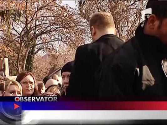 Lacrimi si muzica la inmormantarea Malinei Olinescu