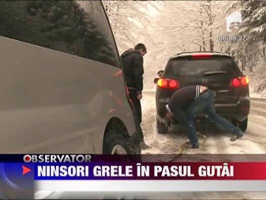 Ninsori grele in Pasul Gutai