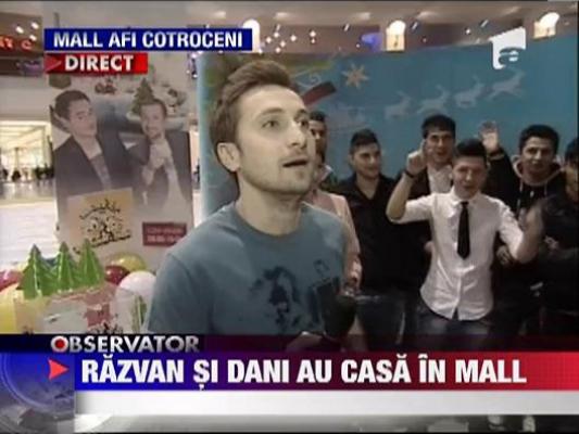 Razvan si Dani si-au facut o locuinta la mall