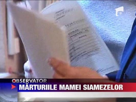 Mama siamezelor a vorbit pentru prima data, jurnalistilor