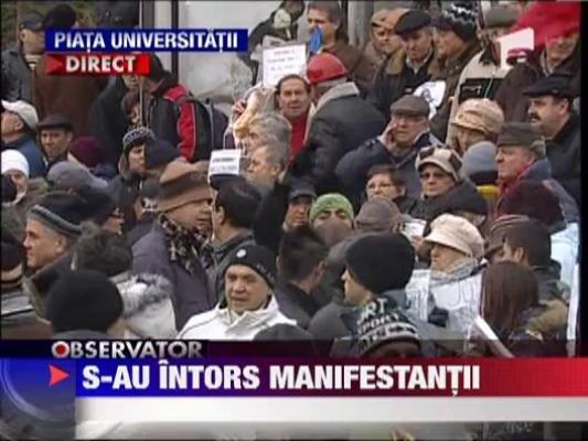 Oamenii s-au adunat din nou in Piata Universitatii