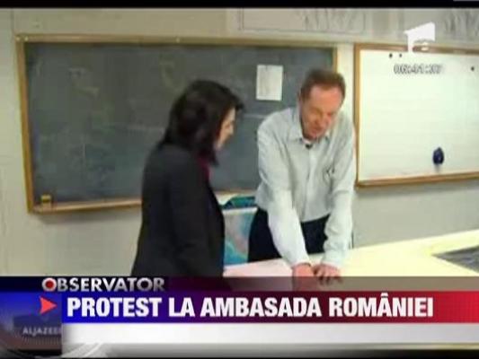 Sute de ecologisti bulgari au pichetat ambasada Romaniei