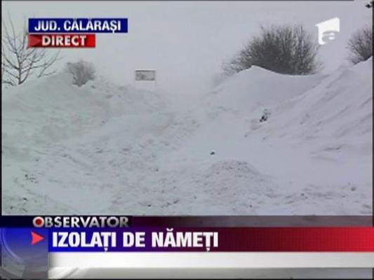 Sute de oameni sunt inca izolati din cauza viscolului