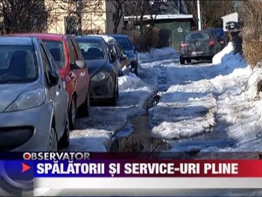 Aglomeratie la spalatorii si service-uri