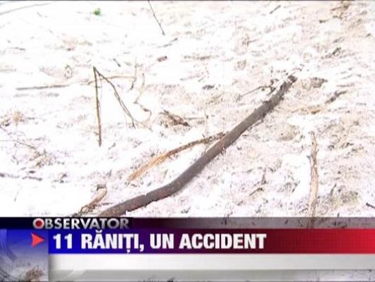 11 oameni raniti intr-un singur accident