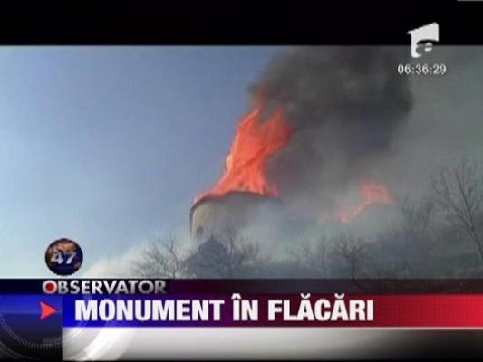 Slovacia: Cel mai bine pastrat castel gotic, distrus de flacari