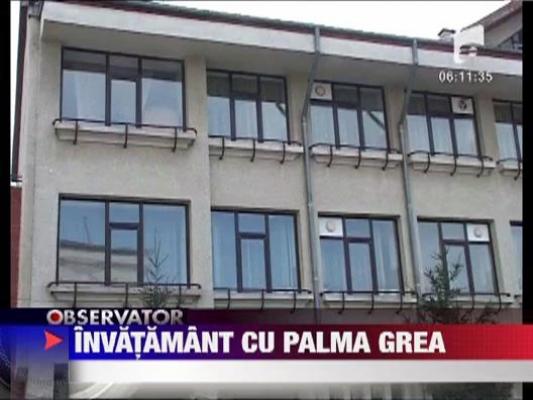 Un profesor din Bacau este acuzat ca isi bate elevii