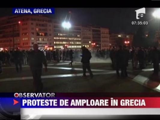 Grecia: Sute de oameni s-au luat la bataie cu fortele de ordine