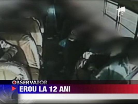 Un adolescent a devenit erou dupa ce si-a salvat colegii