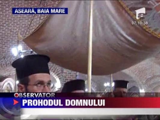 Prohodul Domnului scoate credinciosii din case