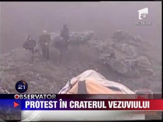 Protest in craterul celebrului vulcan Vezuviu