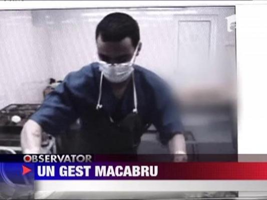 Un medic rezident din Galati s-a pozat cu un cadavru