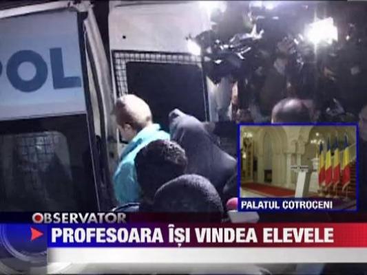 Profesoara acuzata ca si-ar fi invatat elevele sa se prostitueze