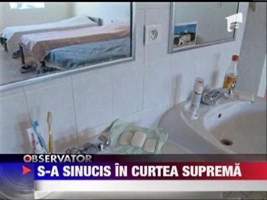 Un barbat s-a sinucis in cladirea Inaltei Curti de Casatie si Justitie