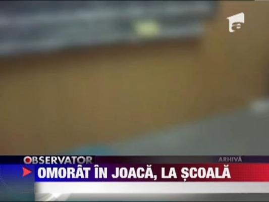 Un elev a fost omorat in joaca, la scoala