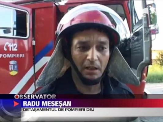 Operatiune de salvare in Gherla: Cal blocat cu picioarele intre traversele unor sine de cale ferata