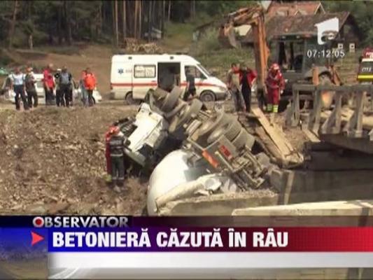 O betoniera s-a rasturnat in raul Moldova