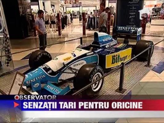 Expozitie cu monoposturi si simulator de Formula 1 la Bucuresti