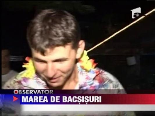 Tinerii angajati pe litoral primesc bacsisuri consistente