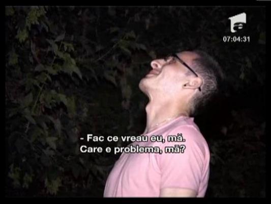 Momente tensionante in Dambovita! Un tanar de 18 ani s-a urcat pe acoperisul unui bloc si ameninta ca se arunca in gol