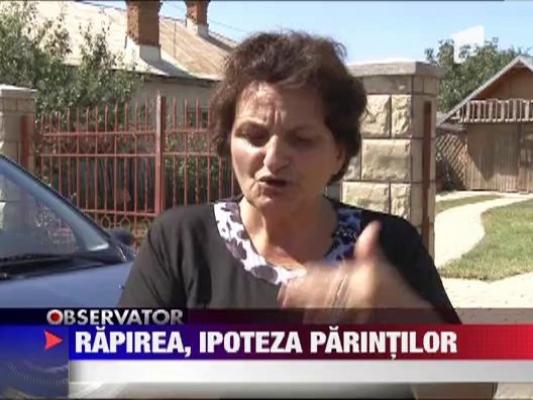 Medicii gasiti morti intr-o padure din judetul Sibiu ar fi fost sechestrati si obligati sa ceara bani familiilor