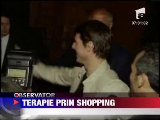 Katie Holmes, terapie prin shopping dupa divortul de Tom Cruise