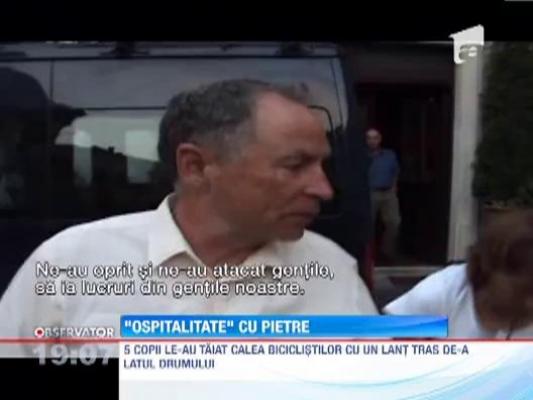 Mai multi biciclisti straini care faceau turul Europei, atacati cu pietre in Salaj