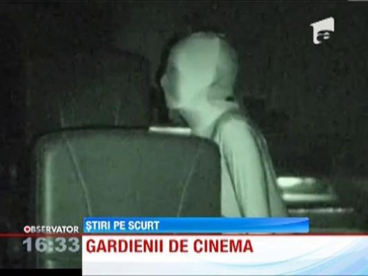 Gardienii costumati in luptatorii ninja in cinematografele din Londra