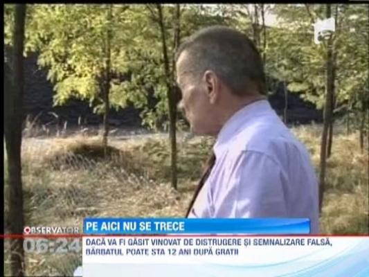 Pe aici nu se trece! Un barbat din Gorj a blocat o cale ferata, care trece prin terenul sau