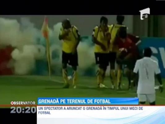 Un fan din Iran a aruncat o grenada pe teren in timpul unui meci de fotbal