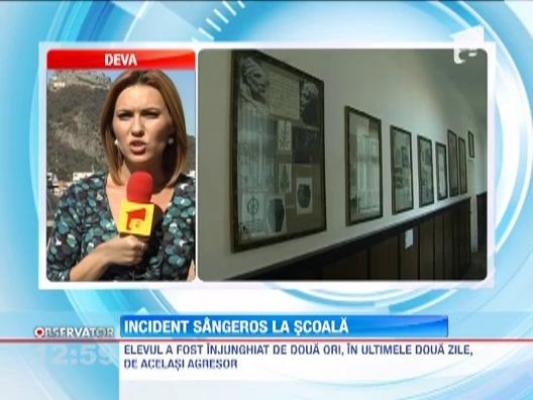 Elev injunghiat in timpul orelor, sub ochii profesorului