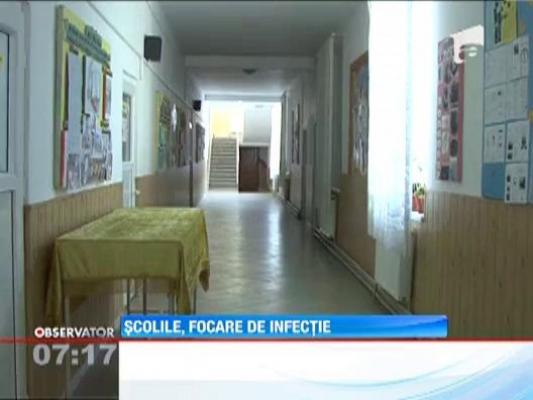 Galati: 150 de elevi au fost gasiti cu paduchi in urma triajului epidemiologic