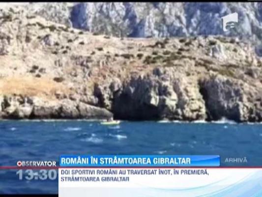 Doi romani au traversat inot stramtoarea Gibraltar