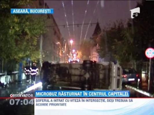 Microbuz rasturnat in centrul Capitalei