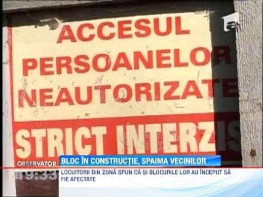 UPDATE / Trotuar surpat langa un santier din Cluj
