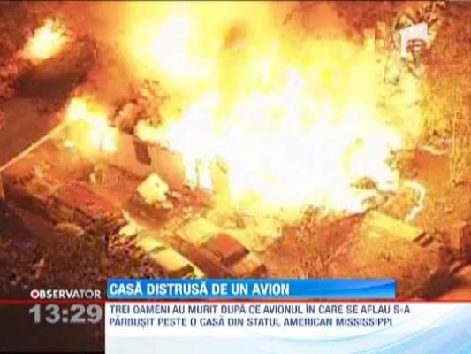 Un avion de mici dimensiuni s-a prabusit peste o casa, in Mississippi