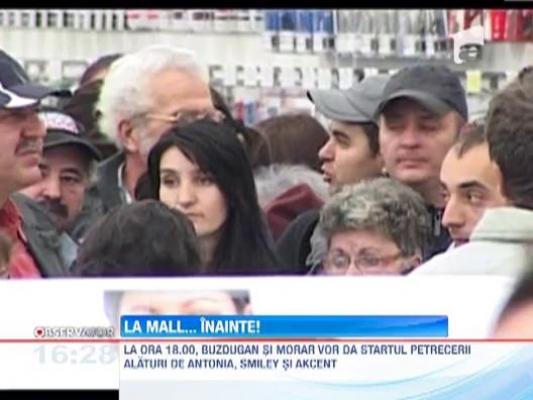 Sute de oameni s-au imbulzit la deschiderea mall-ului Ploiesti Shopping City