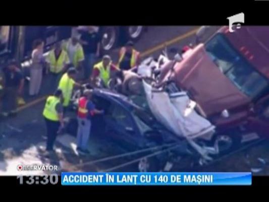 Accident in lant cu 140 de masini in Texas