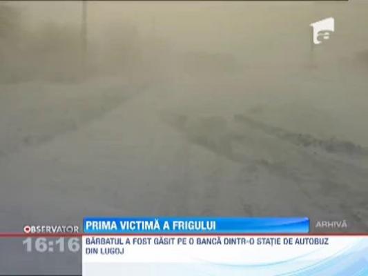 Prima victima a gerului! Un om al strazii din Lugoj, gasit mort intr-o statie de autobuz