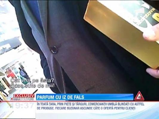 Apa colorata pe post de parfum original