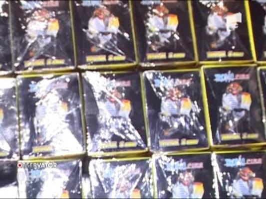 Bomba pe roti! Politistii constanteni au tras pe dreapta o duba in care erau peste 170 de mii de petarde