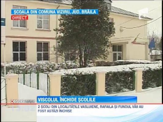 Scoli inchise din cauza zapezii