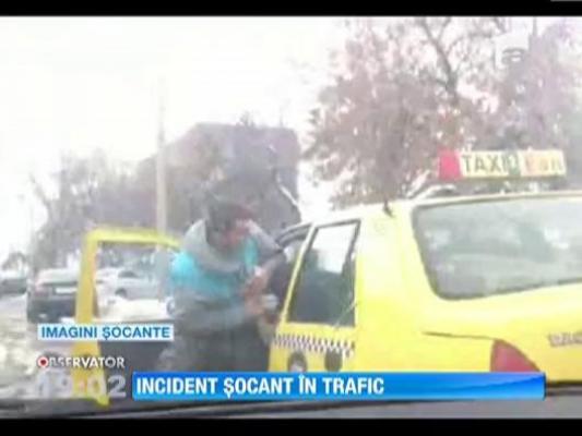 IMAGINI SOCANTE! Soferul unui microbuz a luat la bataie un taximetrist in trafic